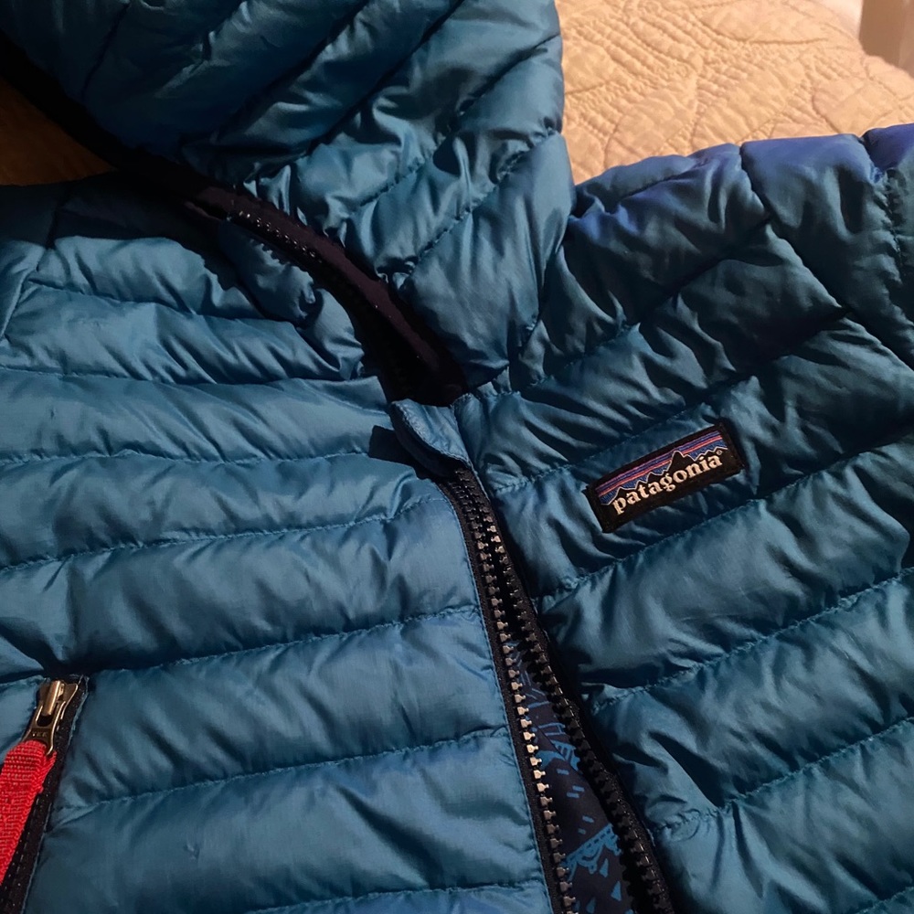 reversible blue Patagonia puffer coat size 24th